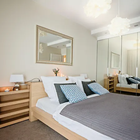Homely Place - Parking 7 *
