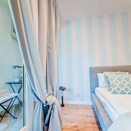 Apartmán Homely Place - Parking 7 *