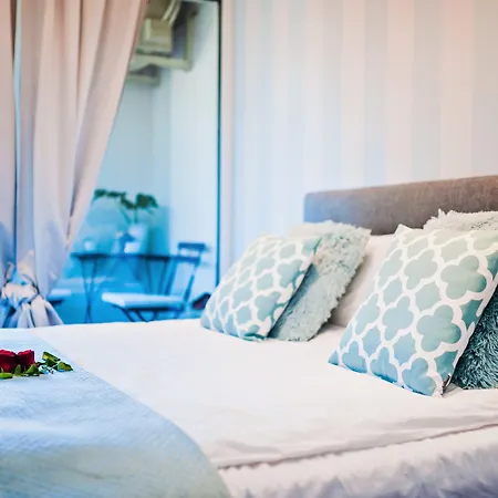 Apartmán Homely Place - Parking 7 *