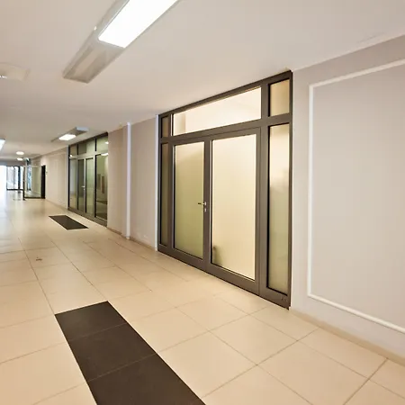 Homely Place - Parking 7