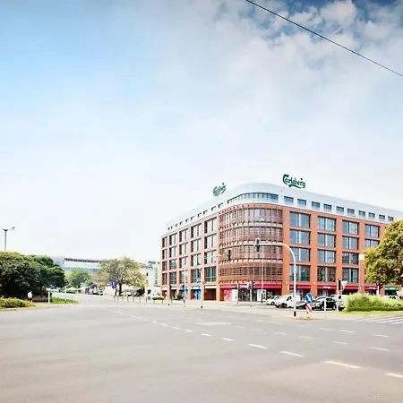 Homely Place - Parking 7 Poznaň