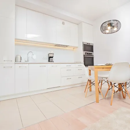 Apartmán Homely Place - Parking 7 Poznaň